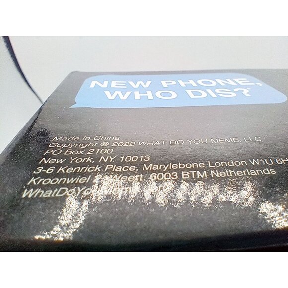 New Phone Who Dis? Adult Party Card Game Offline Text Messaging Ages 17 and Up - Picture 6 of 15